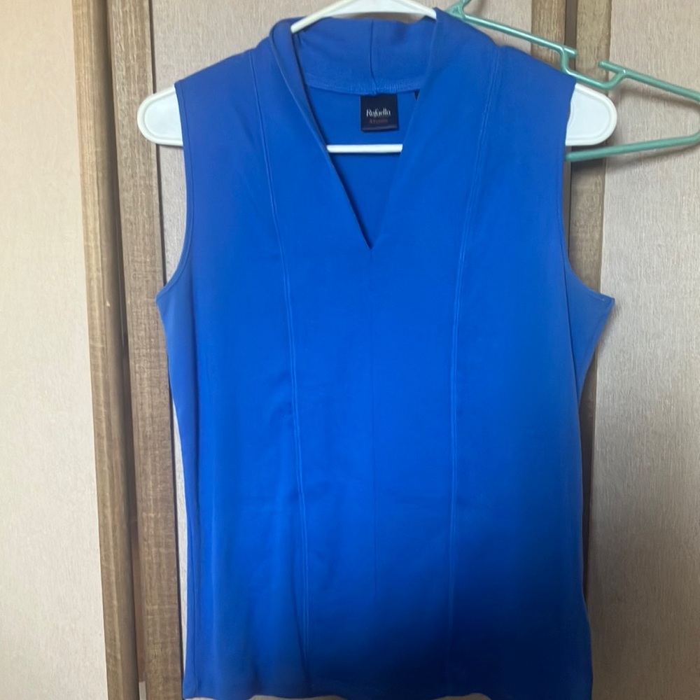 FINAL MARKDOWN Rafaella Blue Sleeveless Blouse V-Neck Classic petite small